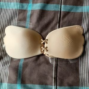 NWOT C-cup Sticky Butterfly Push Up Bra